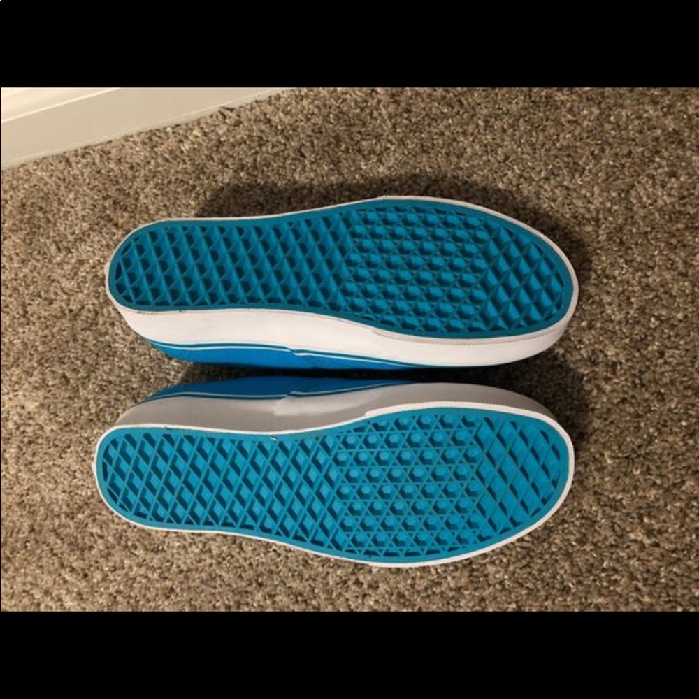 Vans - Picture 3 of 3